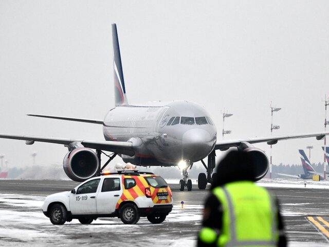 Самолет Сочи – Москва вернулся на стоянку из-за недомогания пассажира