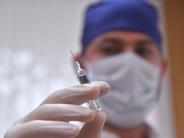 Гинцбург сообщил о наборе добровольцев для исследования поливалентной вакцины от COVID-19