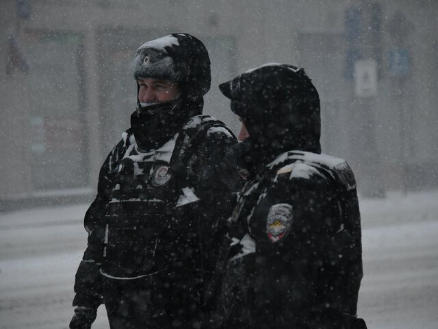 СК возбудил дело в связи с угрозой насилия в отношении правоохранителей в центре Москвы