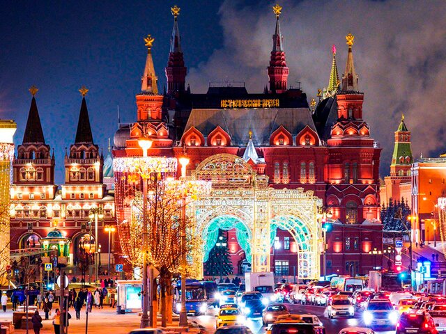 Собянин: более 4 тысяч световых конструкций украсили улицы, площади и парки Москвы