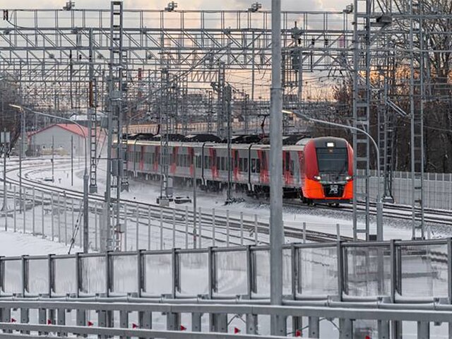 В Московской области автомобиль столкнулся с поездом