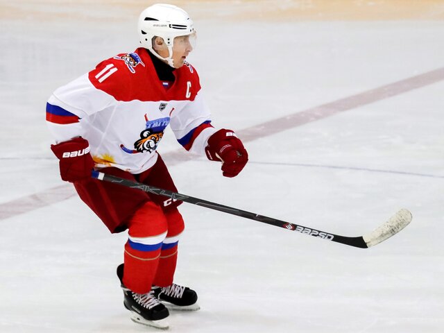 Путин на 3-й минуте открыл счет товарищеского хоккейного матча