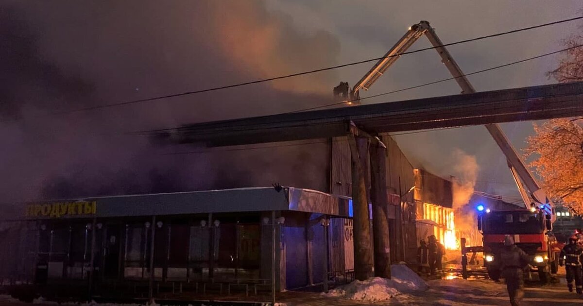 Пожар в московской области крокус. Пожар в Химках 7 января 2022. Пожар в Химках 21.10.2022. Пожар в Химках сейчас. Пожар на живописной.
