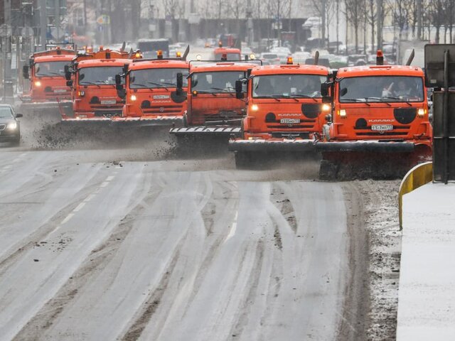 Обработку дорог от снега при необходимости проведут в Москве в ночь на 19 ноября