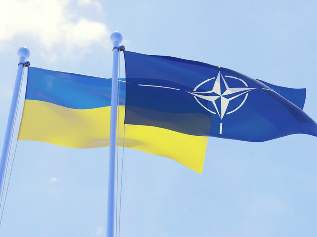 Вооружения НАТО вдохновляют Украину на силовое решение проблемы Донбасса – Песков