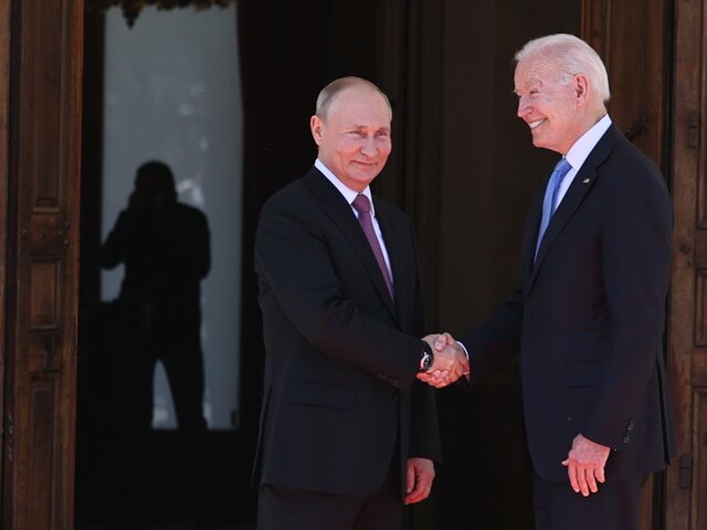 В Кремле выразили надежду на встречу Байдена и Путина до конца года