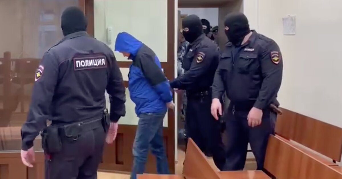 Задержали двоих террористов. Суд наложил арест. Соловьёв арестован.