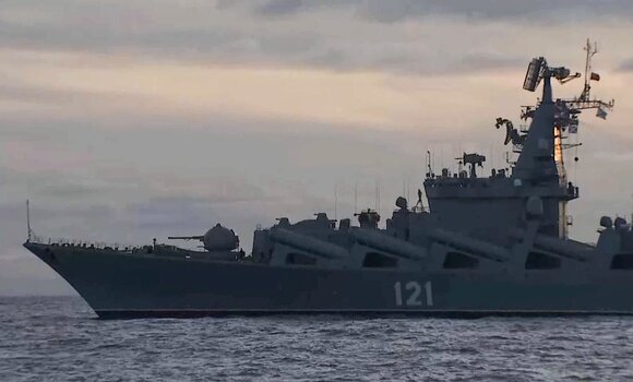 Крейсер Москва затонул при буксировке в порт назначения. Об этом сообщили в 