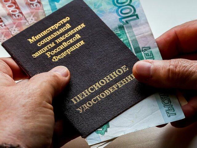 Помощник президента РФ сообщил о подготовке внеплановой индексации МРОТ и пенсий