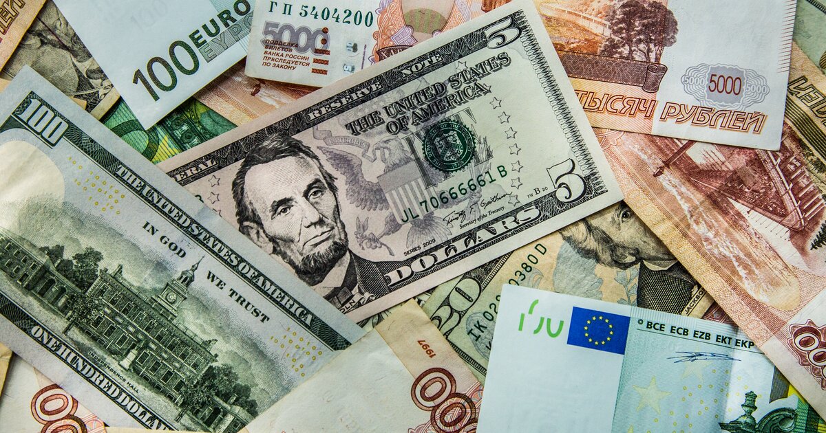 Реставрация денег. Доллар и евро. Доллар евро рубль. Фото доллар и рубль. Доллары в рубли.