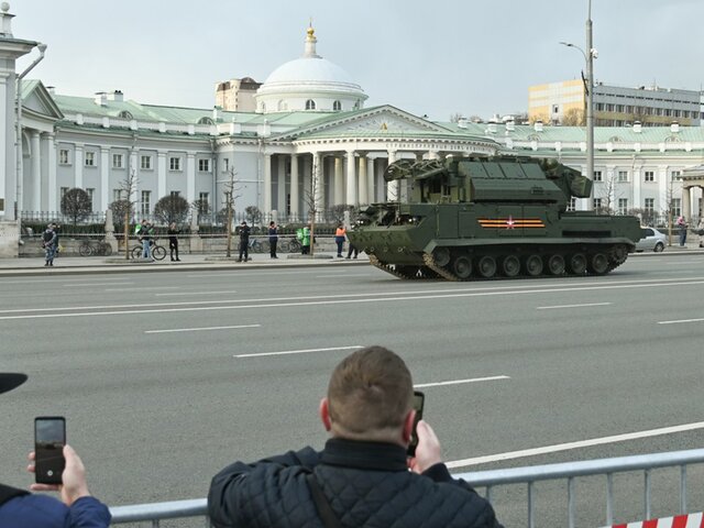 Движение ограничили на нескольких улицах Москвы из-за репетиции парада Победы