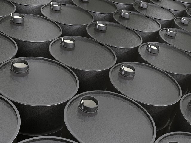 ЕК подготовит законодательную базу для ограничения цен на нефть из России