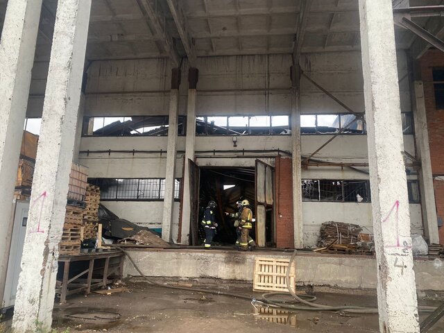 Пожар на складе со стройматериалами в Петербурге потушили спустя несколько дней