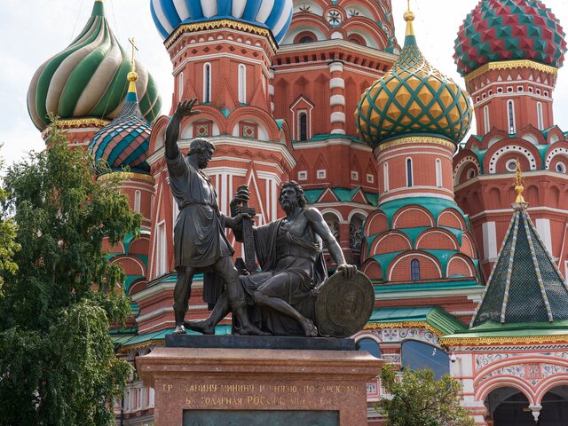 Москва онлайн покажет, как изменился памятник Минину и Пожарскому после реставрации
