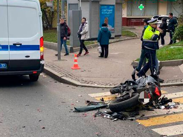 Ребенок и мотоциклист пострадали в ДТП на западе Москвы