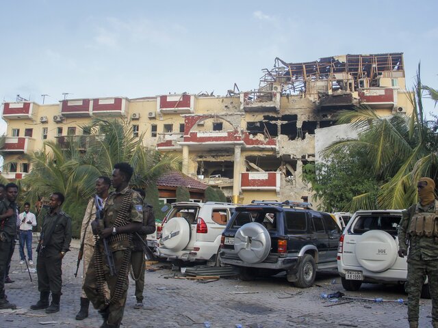 Свыше 20 человек погибли при захвате отеля Hayat в Могадишо