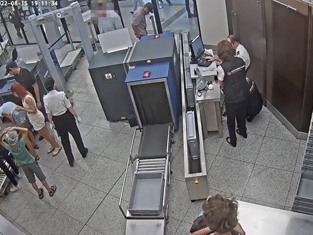 Часы за 330 тыс рублей украли у пассажира в аэропорту Шереметьево