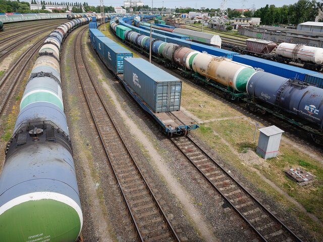 Захарова оценила ситуацию с транзитом грузов в Калининград по территории Литвы