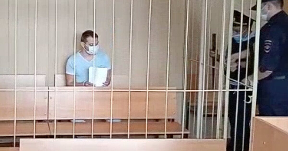 Кахраманов эльгин арестован. Фото из суда. Заключенные в суде. Женщины осужденные.