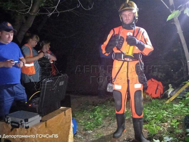Спасатели извлекли на поверхность тела троих рабочих из коллектора в Люблине