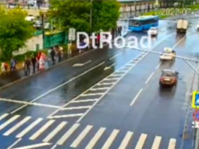 Пешеход и пассажир автобуса пострадали в ДТП на юго-востоке Москвы