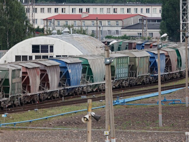 Глава Калининградской области сообщил о прибытии первого поезда с цементом через Литву
