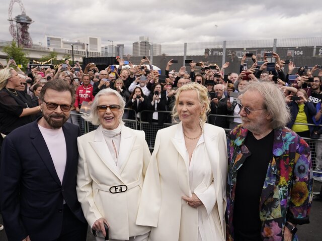 Участники группы ABBA вышли в свет вместе впервые за 36 лет