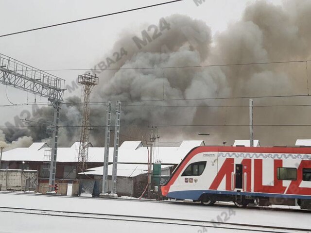 Пожар в районе Ленинградского вокзала не мешает движению поездов – РЖД