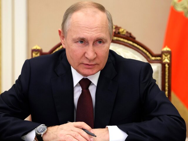 Попытки запада исказить историю России обречены на провал – Путин