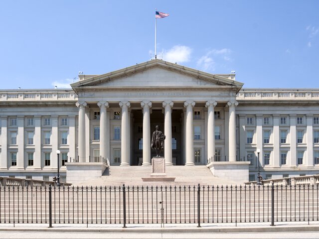 Власти США негласно убеждают американские банки сотрудничать с компаниями из РФ – СМИ