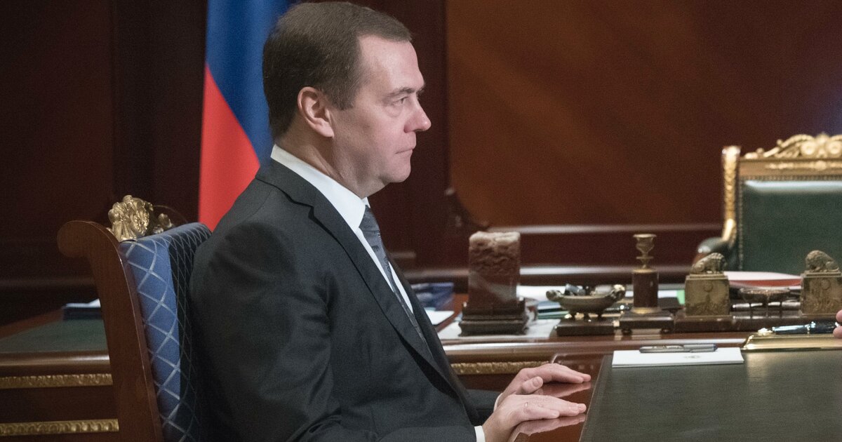 Медведев украинцы. Совет безопасности РФ Медведев. Ядерный Медведев. Медведев речь. Медведев фото 2022.
