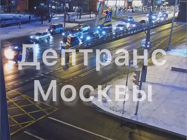 На юго-западе Москвы произошло возгорание легкового автомобиля
