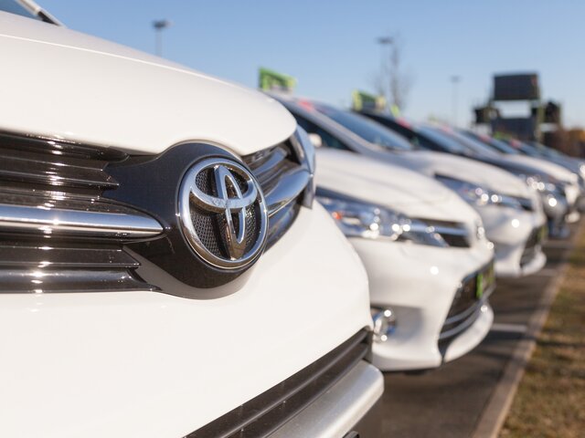 Компания Toyota начала сокращать специалистов предприятия в Петербурге