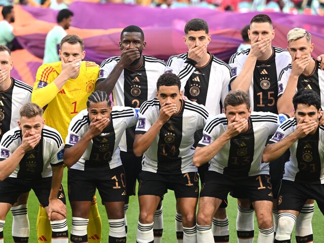 В Госдуме раскритиковали сборную Германии за акцию с закрытыми ртами на ЧМ в Катаре