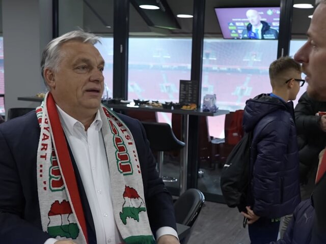 Орбан прокомментировал реакцию на его появление в шарфе с картой 