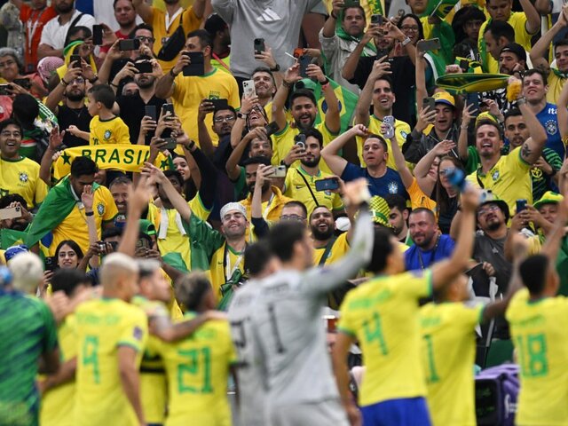 Сборная Бразилии вышла в плей-офф ЧМ по футболу