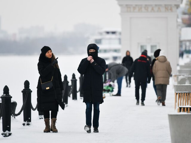 Облачная погода и гололедица ожидаются в Москве в первый день зимы