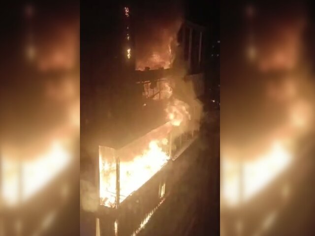 Женщина погибла при пожаре в доме на Новоясеневском проспекте