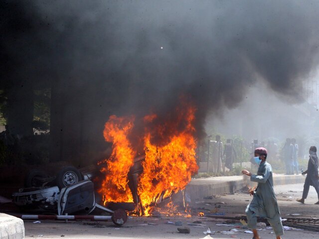 8 человек погибли и почти 300 пострадали во время протестов в Пакистане – СМИ