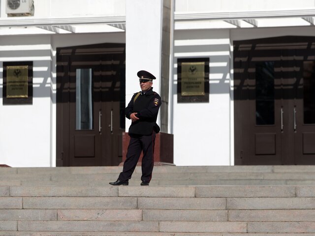 Полицейские ликвидировали двух экстремистов, открывших огонь при задержании в Дагестане