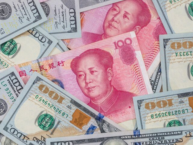 Курсы доллара, евро и юаня повысились на открытии торгов 12 мая