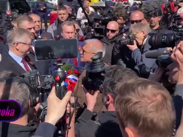 Российскому послу не дали возложить цветы на мемориальном кладбище в Варшаве