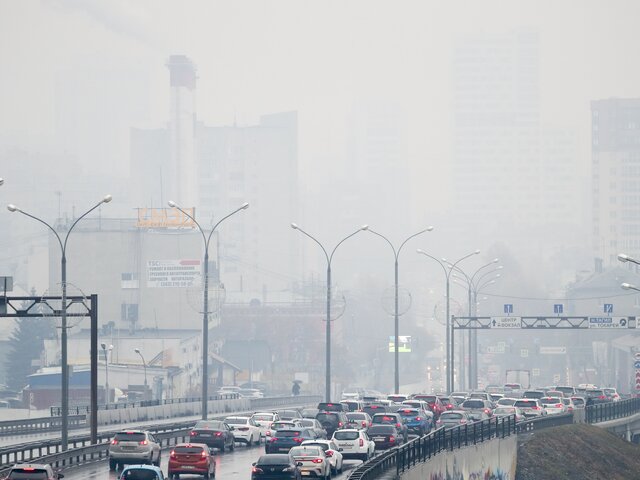 Екатеринбург окутал смог из-за лесных пожаров
