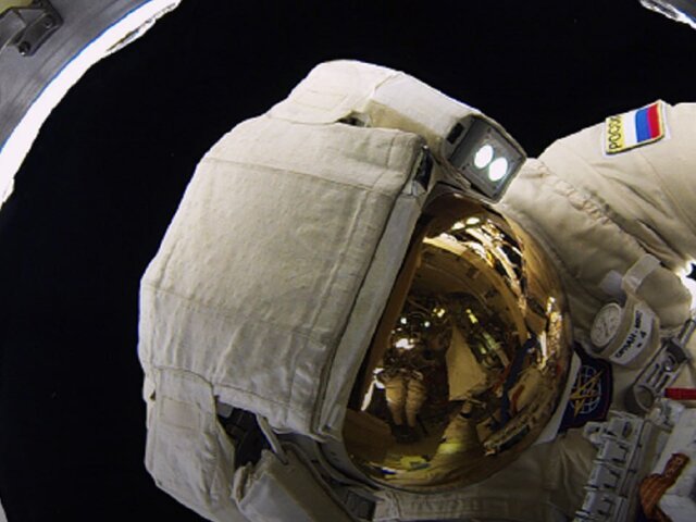 "Роскосмос" запланировал следующий выход в открытый космос на 12 мая