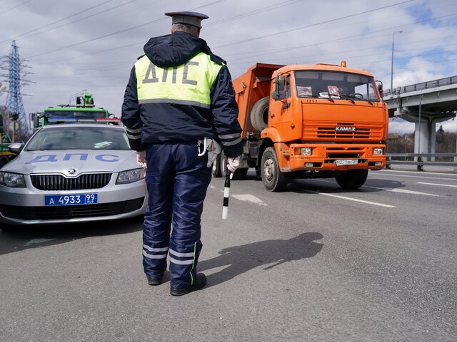 Водителям грузовиков в Москве разрешат не оформлять пропуска 6, 10, 11 мая