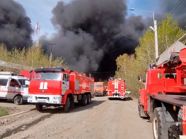 Открытое горение на складах с резиной в Екатеринбурге ликвидировано