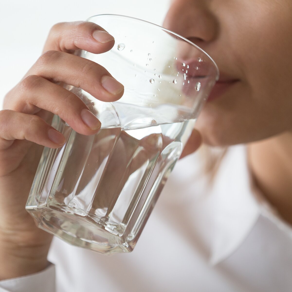 Обмеження вживання мінеральної води при нирковій недостатності
