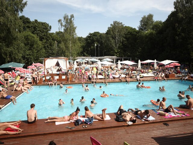 Зоны отдыха с бассейнами под открытым небом появятся в пяти парках Москвы