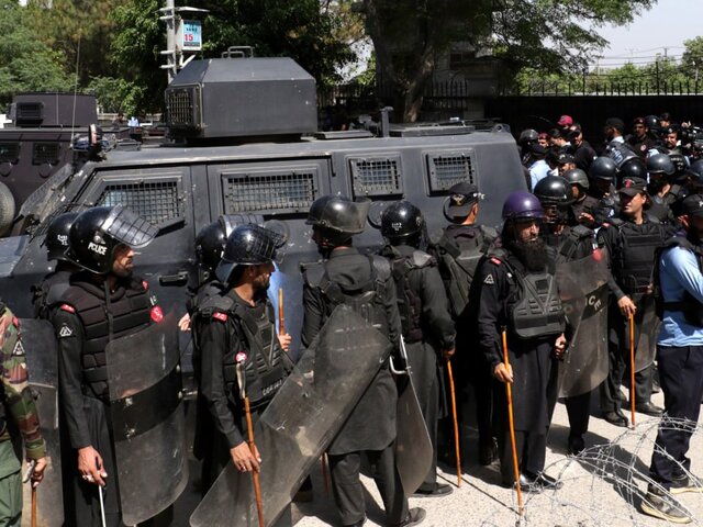 Экс-премьер Пакистана Имран Хан сообщил об окружении его дома полицией