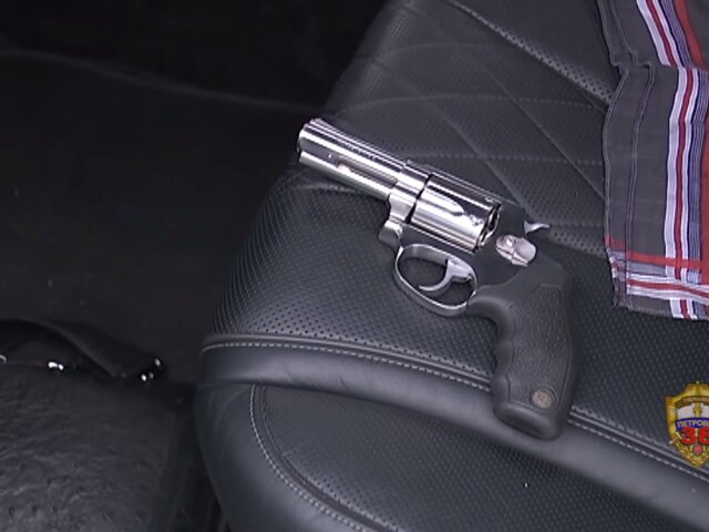 В Москве полиция нашла револьвер и патроны у водителя Mercedes